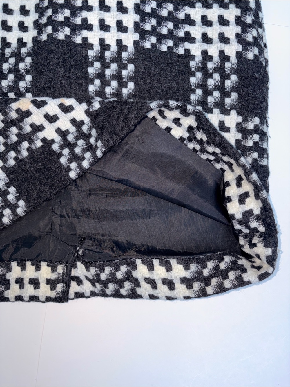 Merona Black and White Check/Plaid Wool pencil skirt - Picture 5 of 6